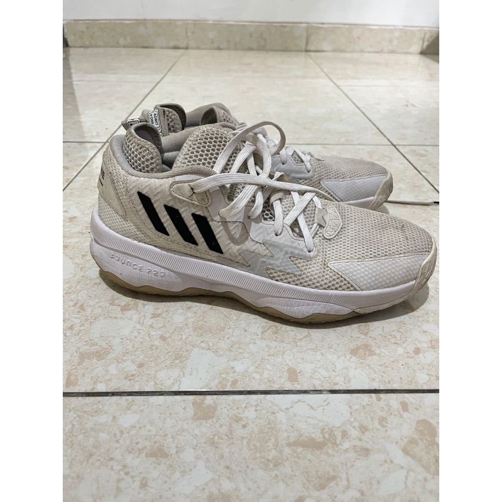 Sepatu Basket Adidas DAME 8