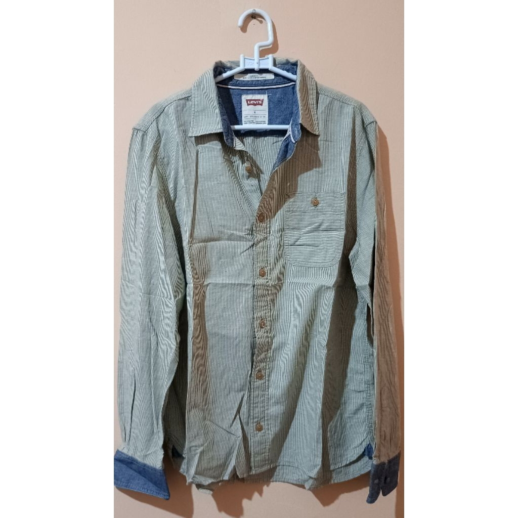 Kemeja Levis