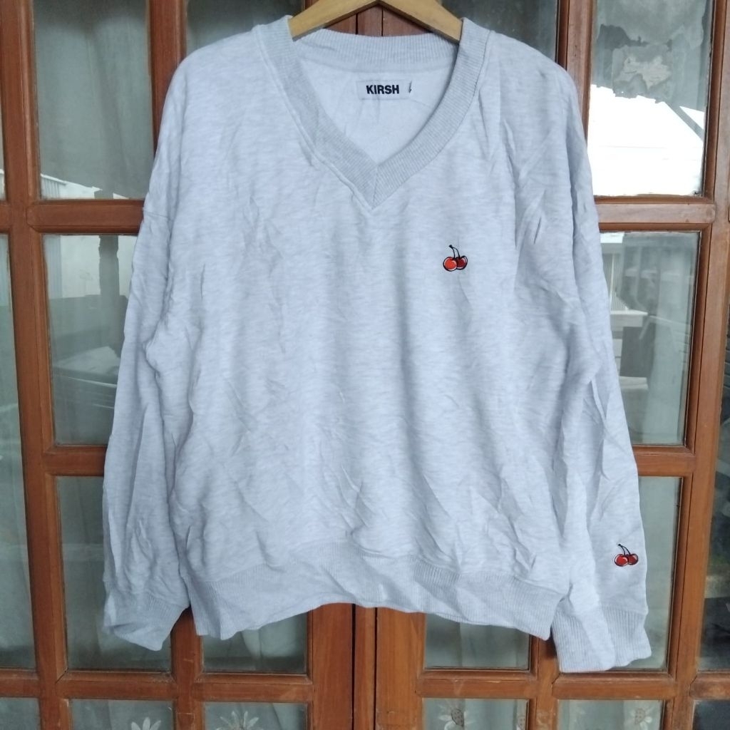 Kirsh small cherry v-neck sweat (1 fit M/L)