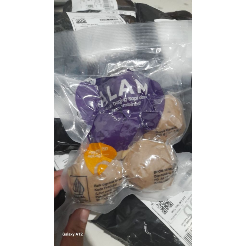 Bakso sapi kombinasi halal enak .Bakso alam BOM isi 5 butir kemasan di vakum.