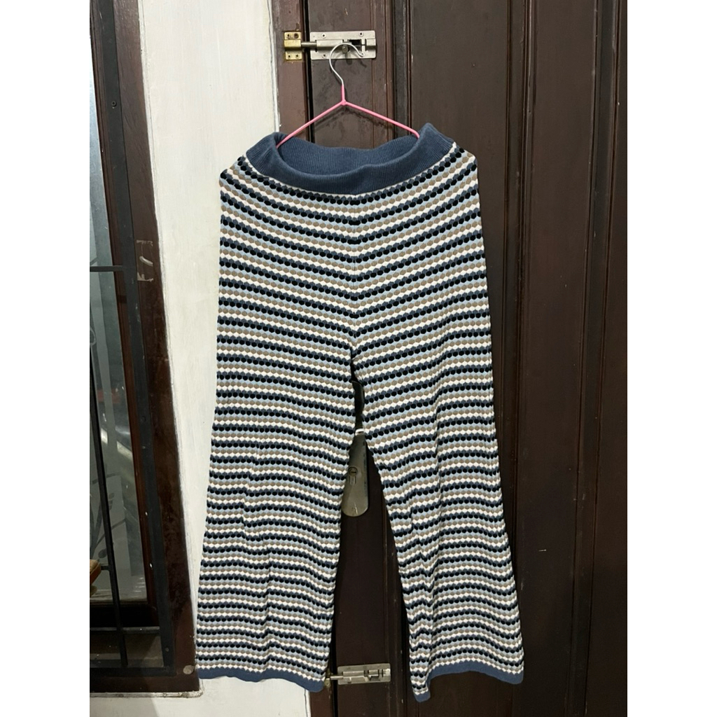 Preloved DUMA knit pants