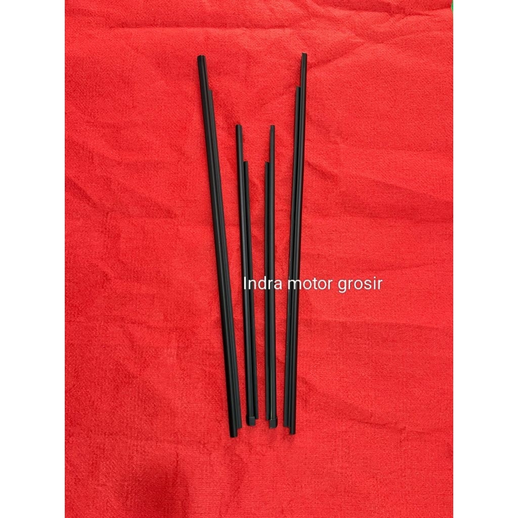 pelipit kaca luar water strip mobil daihatsu sirion 2007-2010