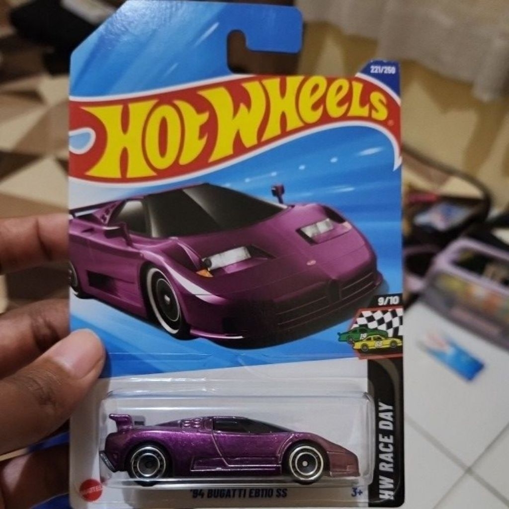 Hotwheels Bugatti EB110 SS Super Treasure  Hunts