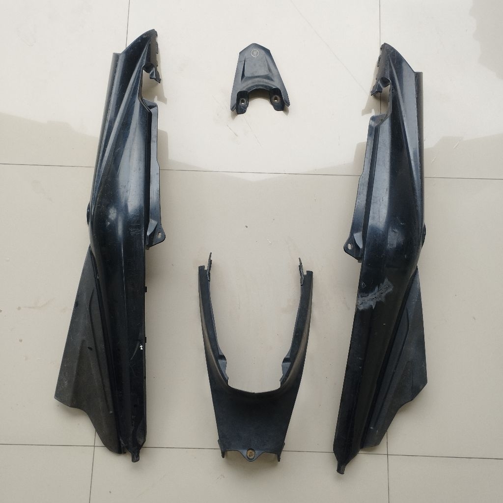 Full set body belakang cover tangki cover tail set sambungan yamaha vega zr original