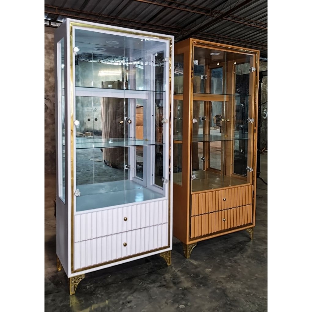 lemari kristal 2 pintu minimalis tempahan HPL list gold