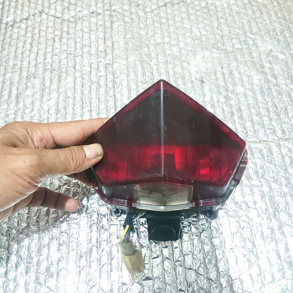 Lampu Rem BelakanG YAMAHA VIXION NEW (NVL:2012-2015) ORIGINAL SECOND, Stoplamp belakang vixion new c