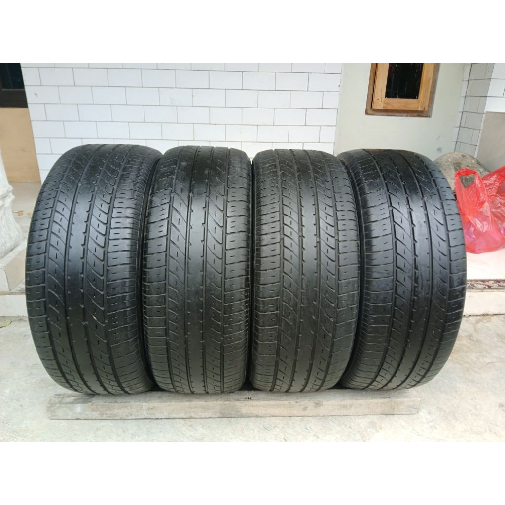 Ban Toyo Tranpath 235/50 R18