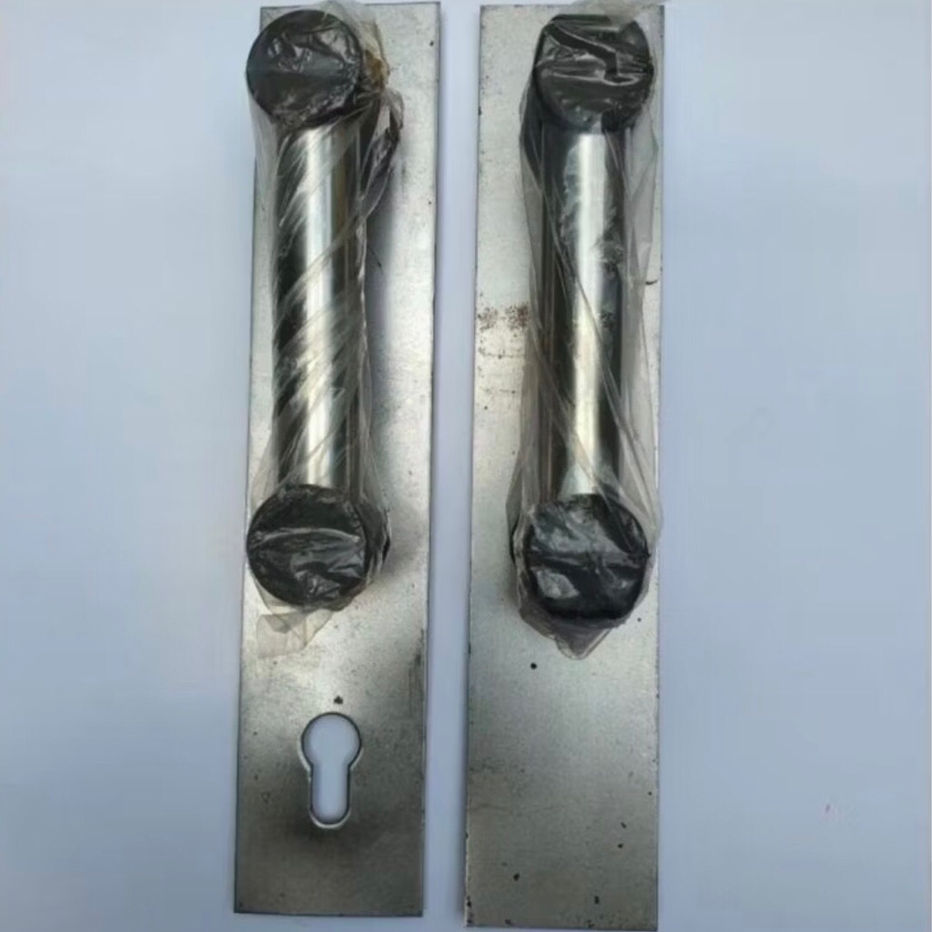 Handle tarik folding gate/rolling door