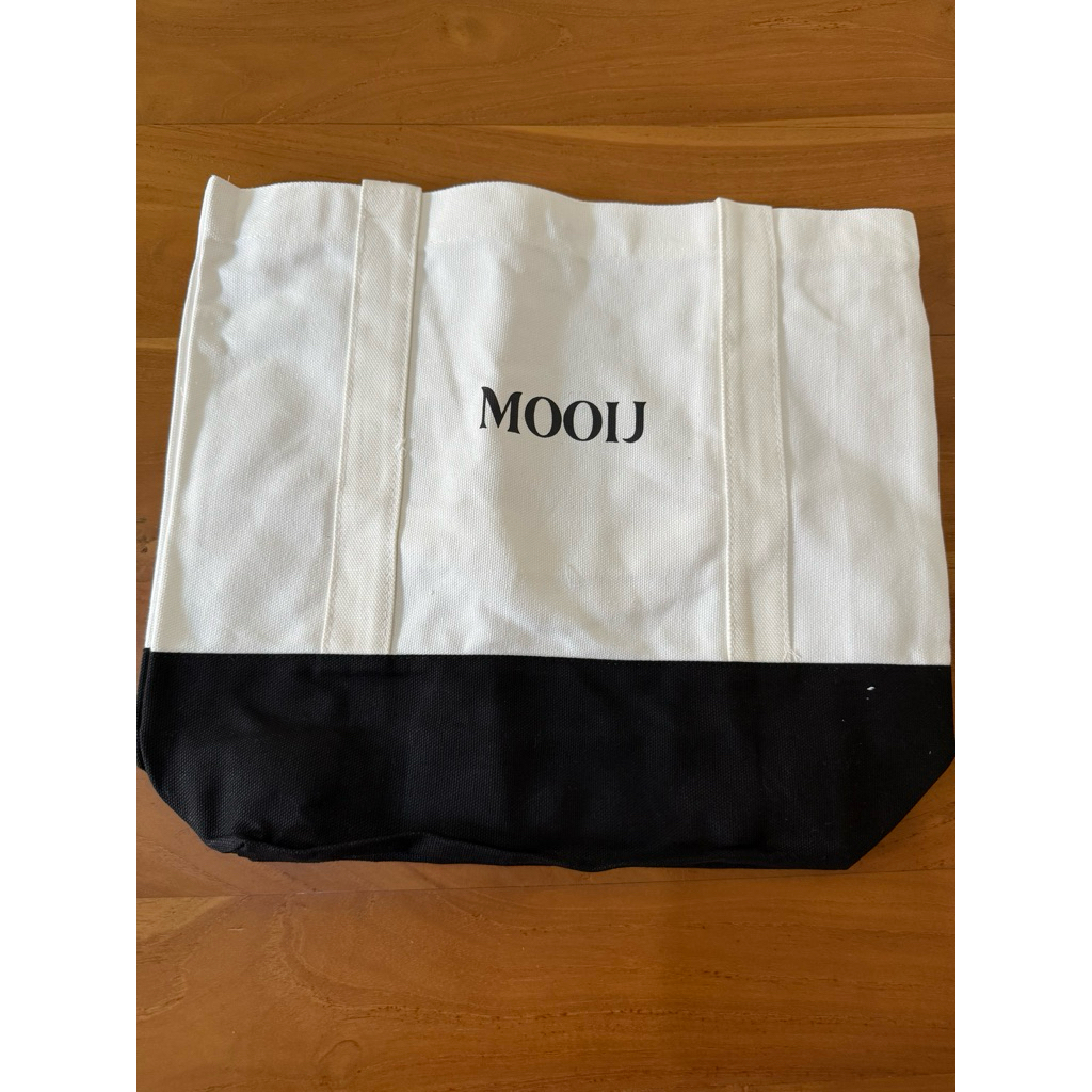Mooij Tote Bag