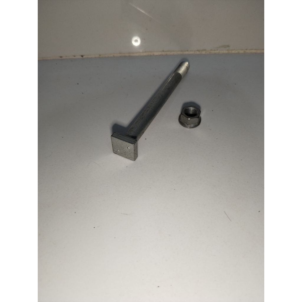 Baut Altenator Pajero Sport/Triton
MD335229

original

