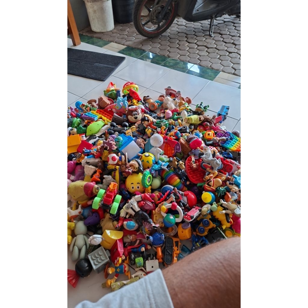 mainan mekdi Kiloan