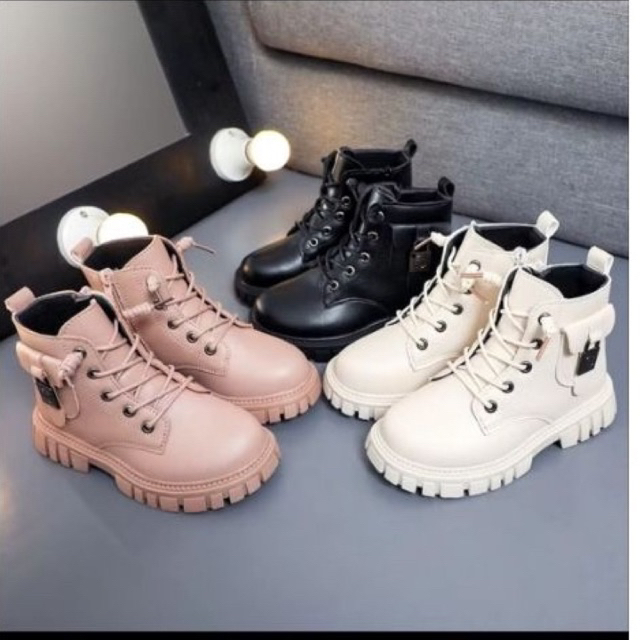 PRELOVED SEPATU BOOTS ANAK PEREMPUAN / SEPATU FASHION SHOW LIKE NEW