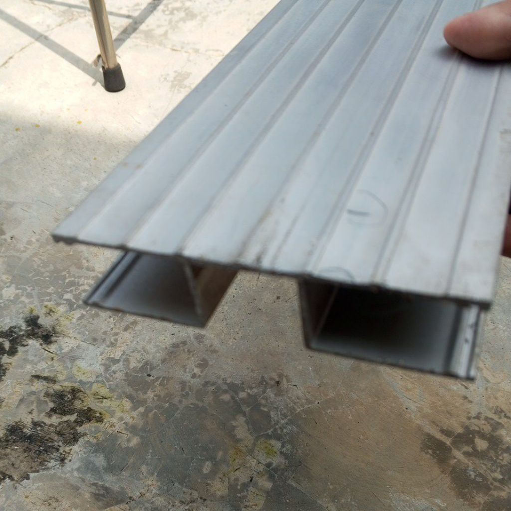 Center post pillar aluminium rolling door 328 cm