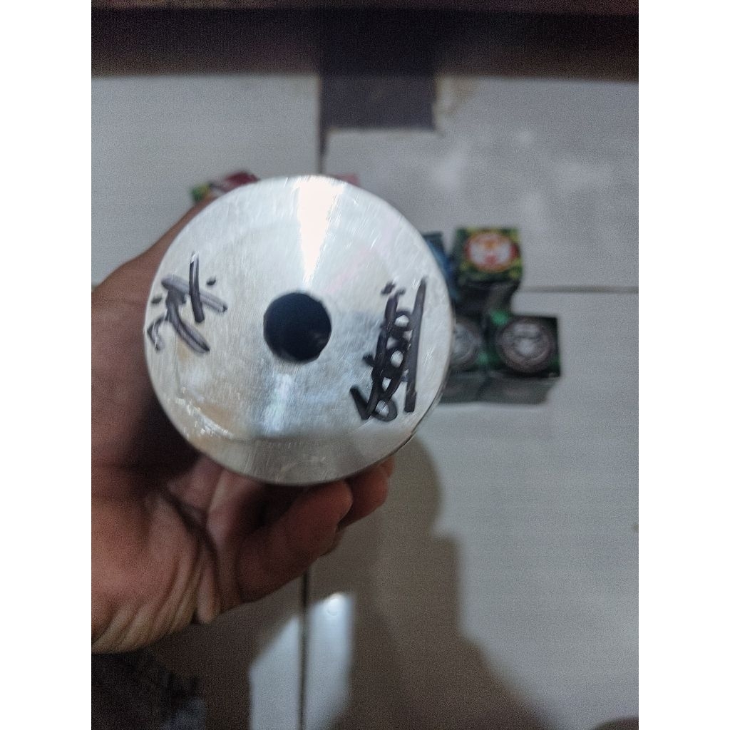 benang gelasan amiera hattori logo pink