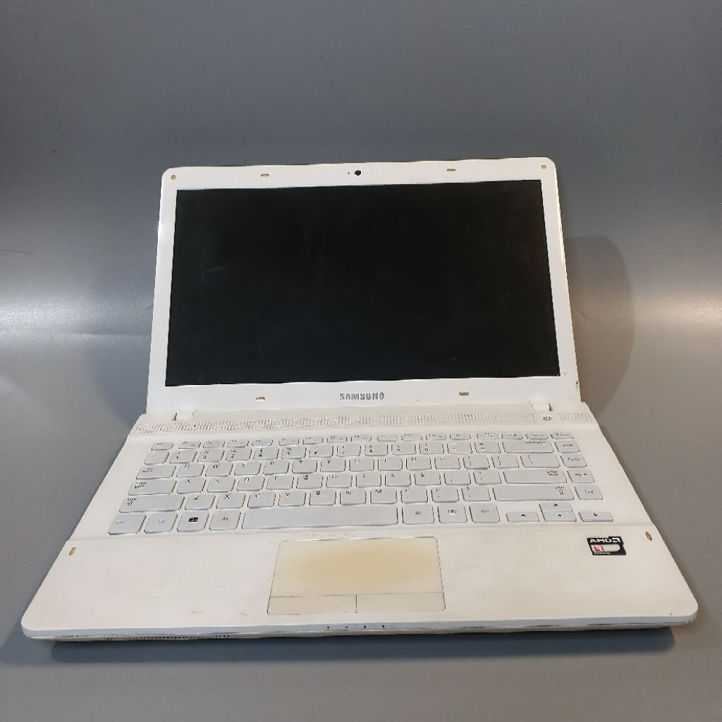 Laptop Samsung 275E4E AMD E1 1500 Laptop untuk kanibalan