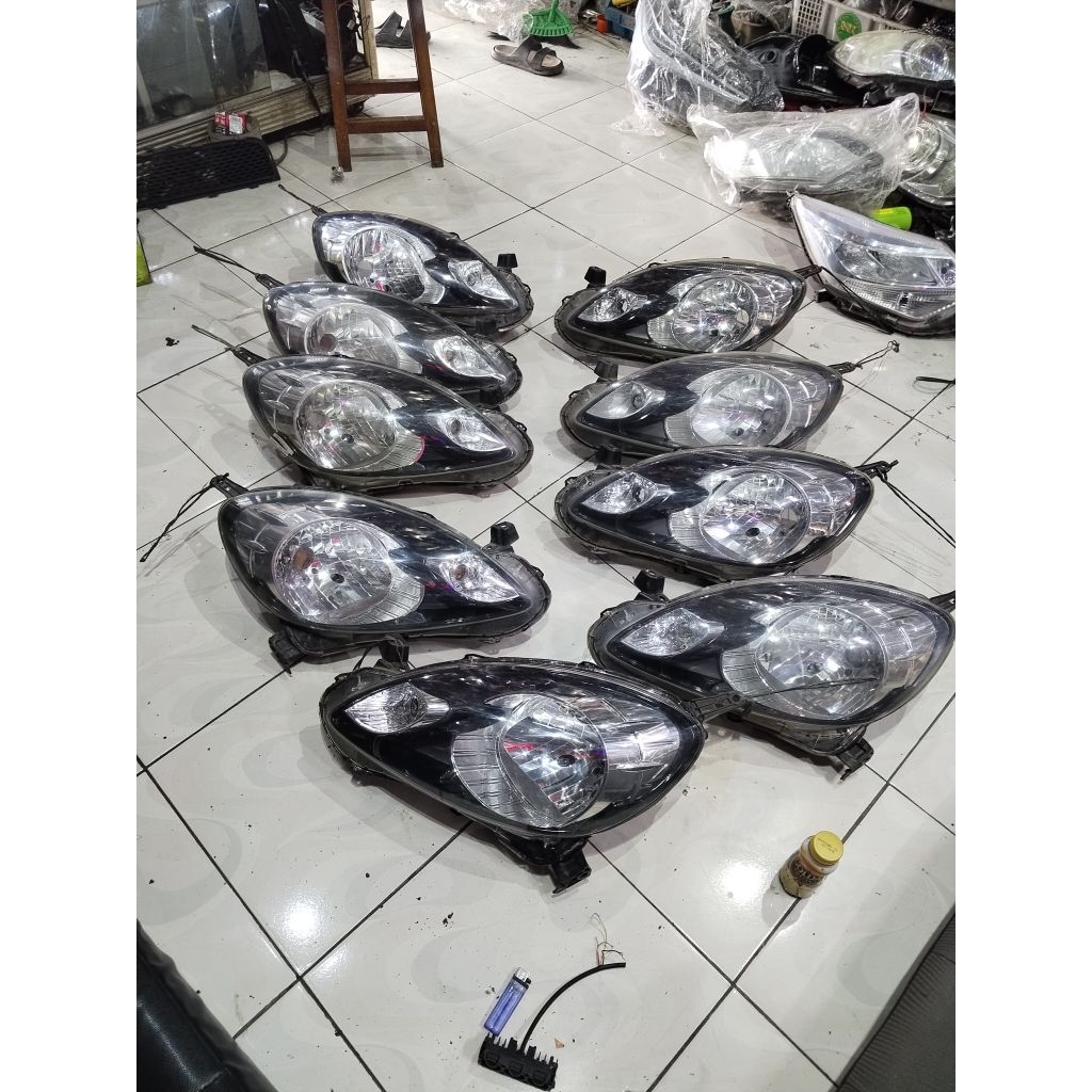 headlamp mobilio  2014-2018 original. lampu depan Mobilio 2014/2015/2016/2017/2018 original copotan