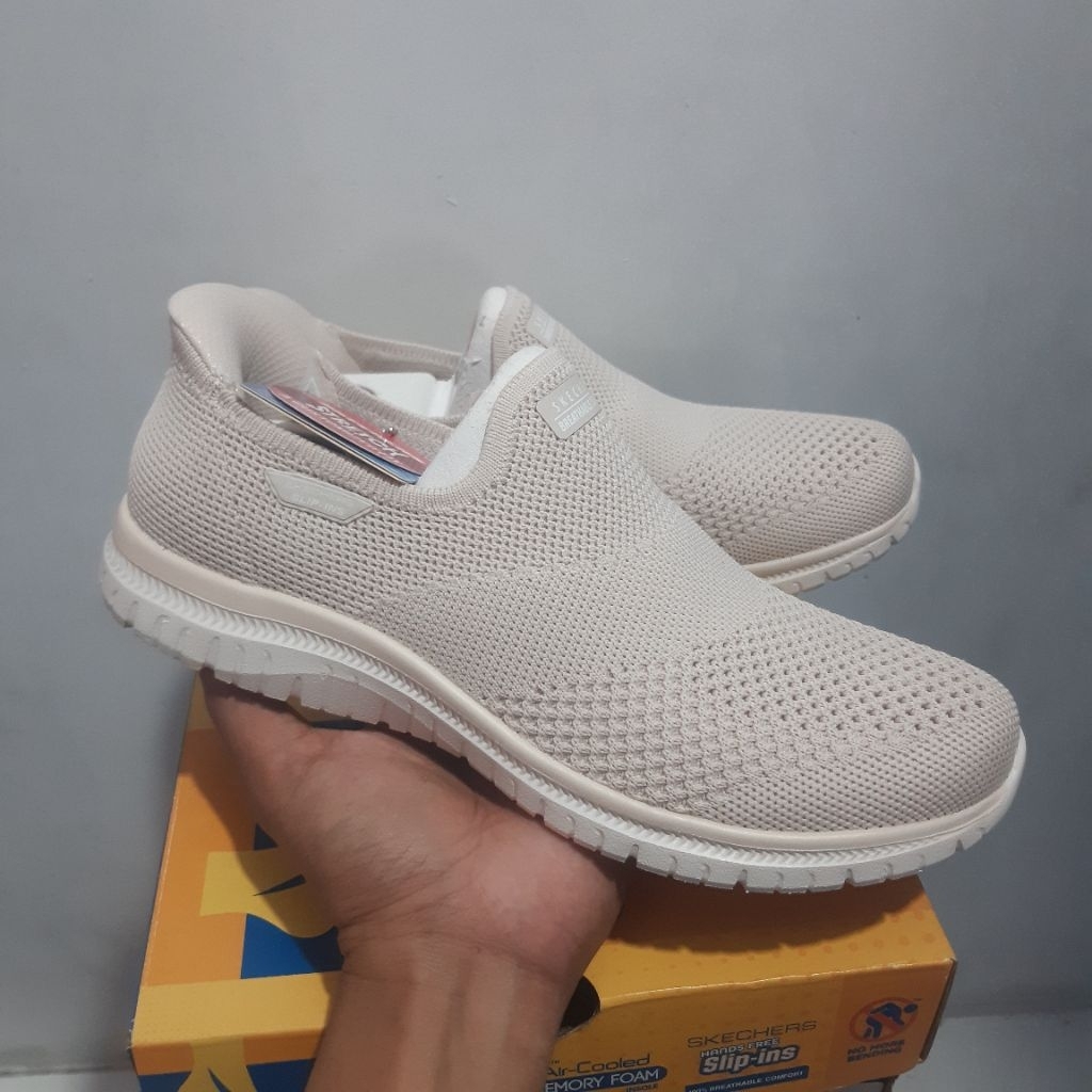 SEPATU SKECHERS WANITA SLIP-INS TAUPE