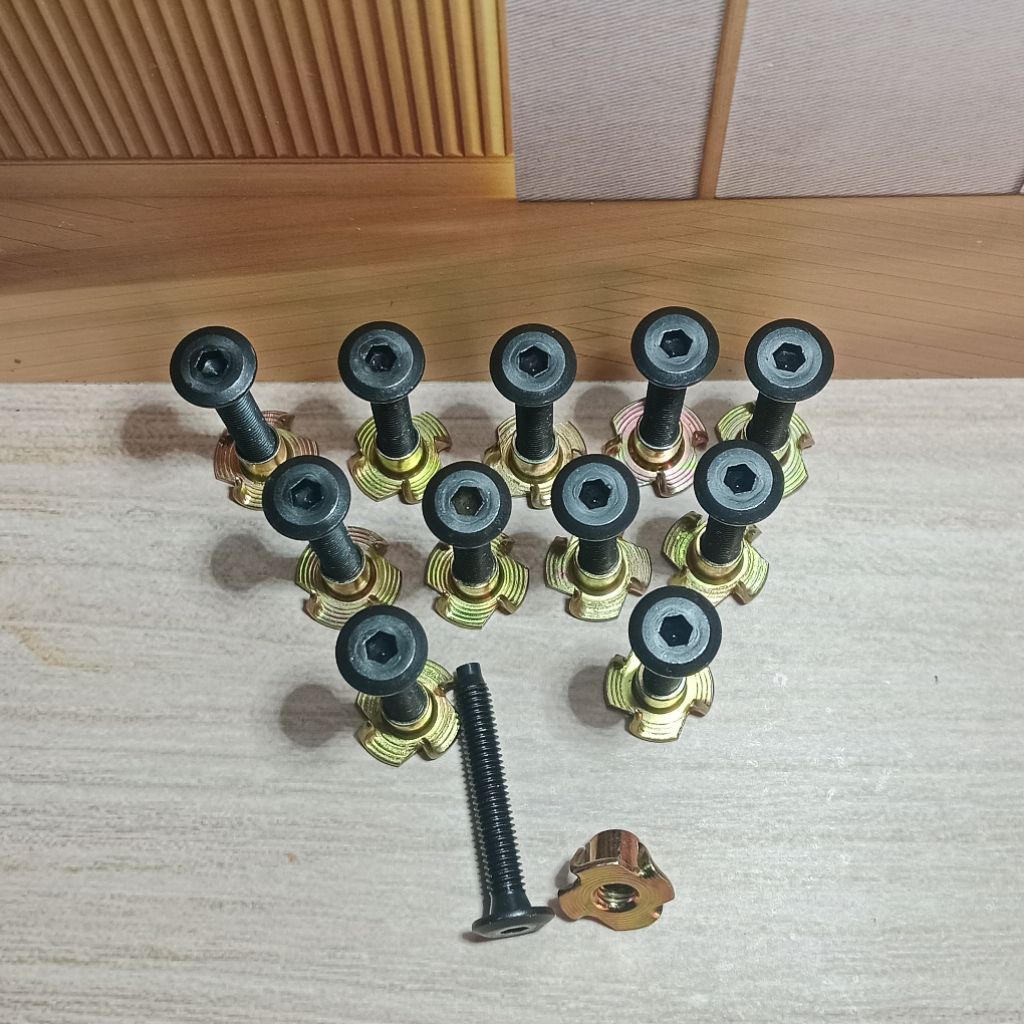 (25 set baut+mur)Baut JCBC M6.baut jcbc m6x30.baut jcbc m6x40.lengkap dengan nut cakar