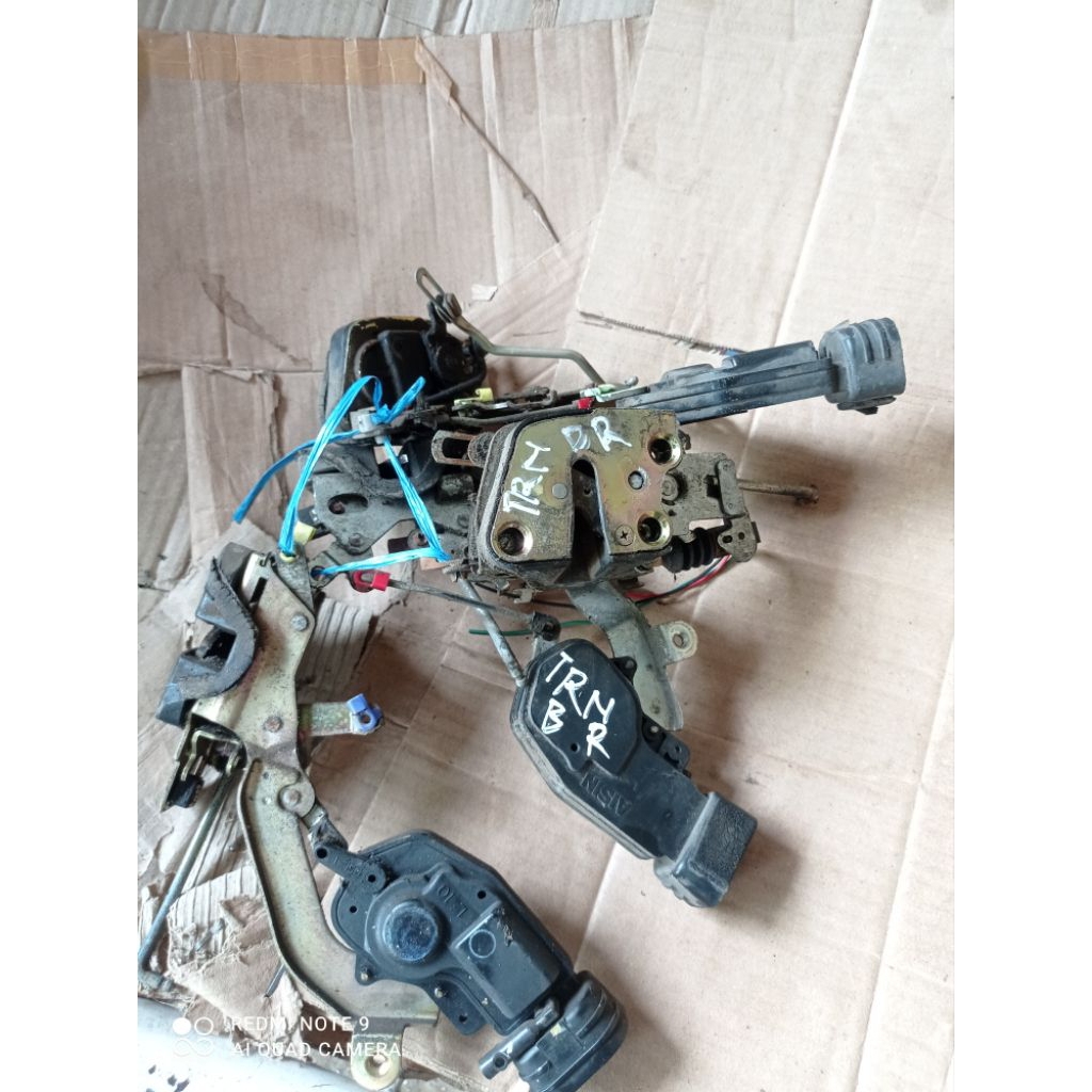 Doorlock Depan kanan Taruna