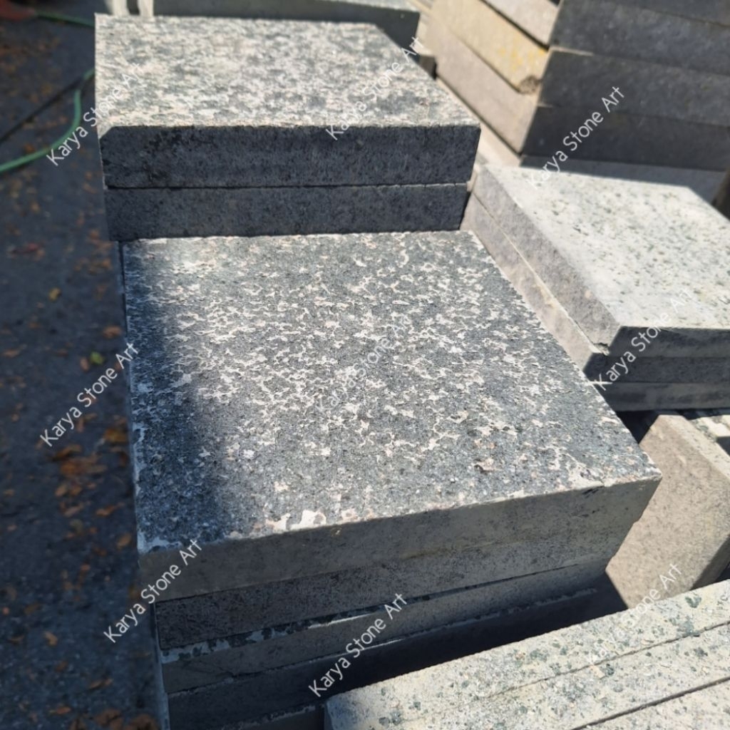 Batu Andesit Hitam Bakar 20x20x3 | Andesit Bakar Hitam | Batu Alam Andesit Bakar