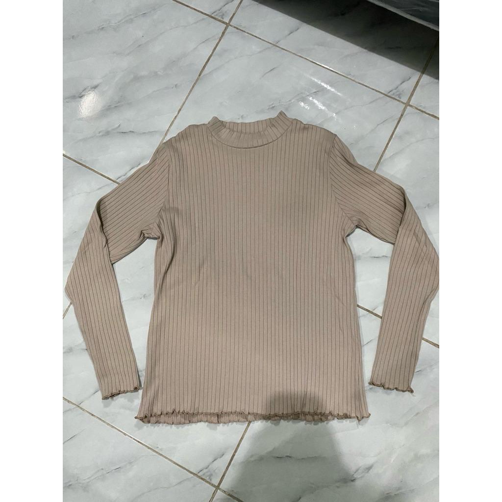 Preloved Kaos Wanita Lengan Panjang Executive #49