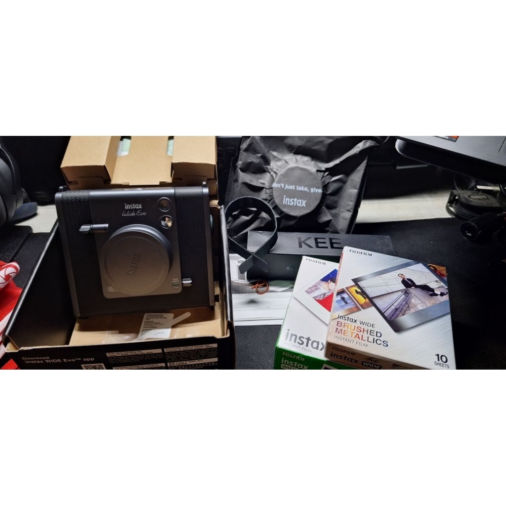 Instax Wide Evo Bekas Inc Twinpack + Metal Brushed Film  + Kee Strap