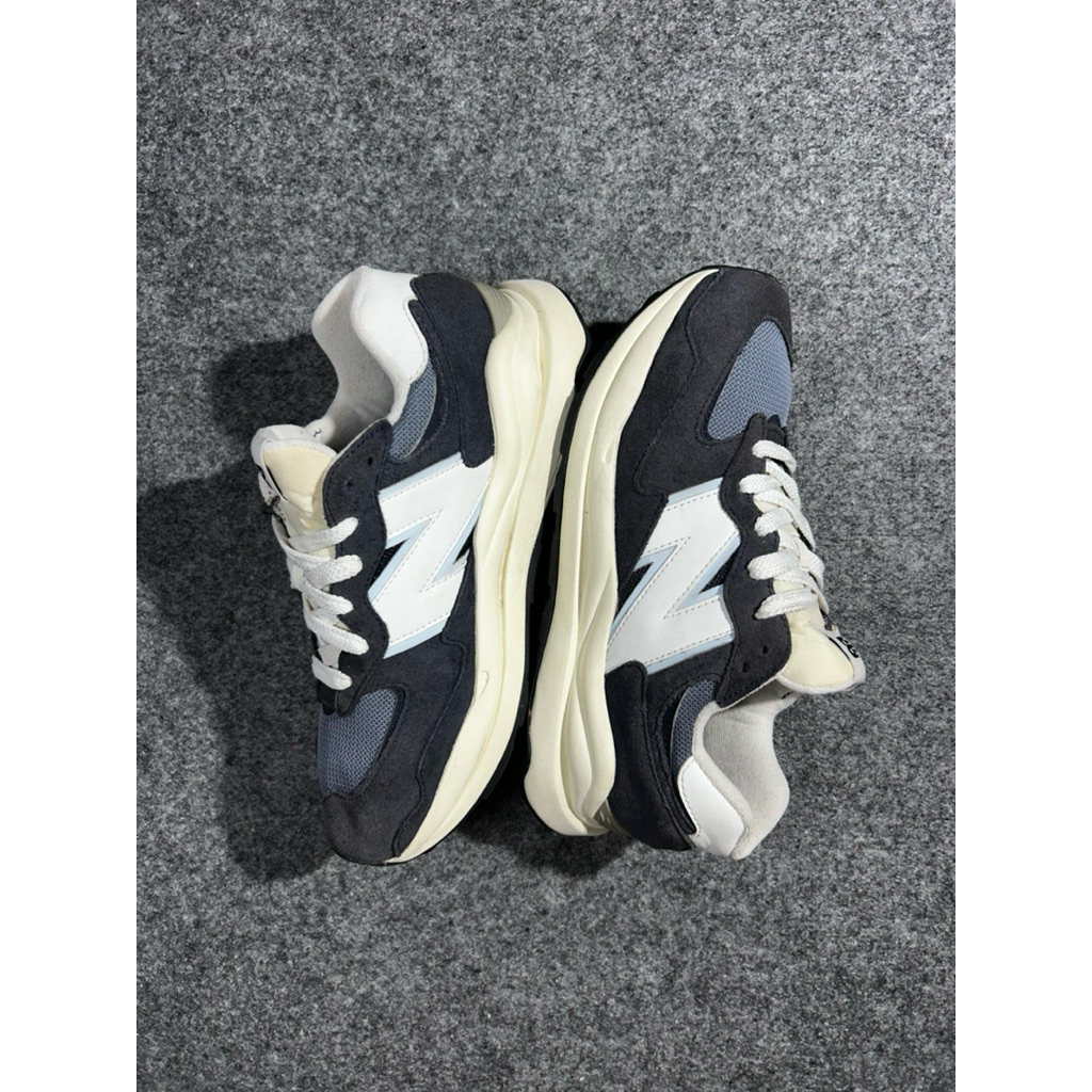 New Balance 5740 Navy size 41