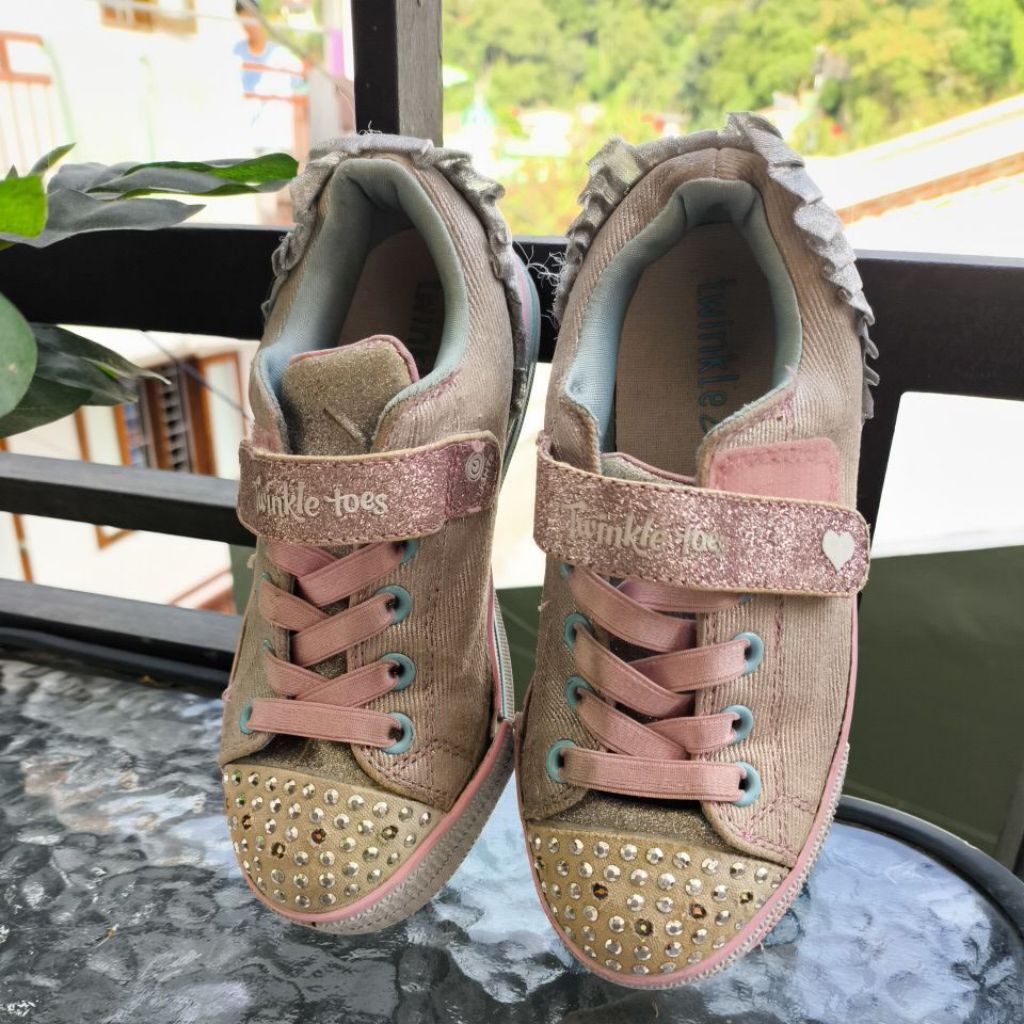 PRELOVED SKECHERS ANAK TWINKLE TOES