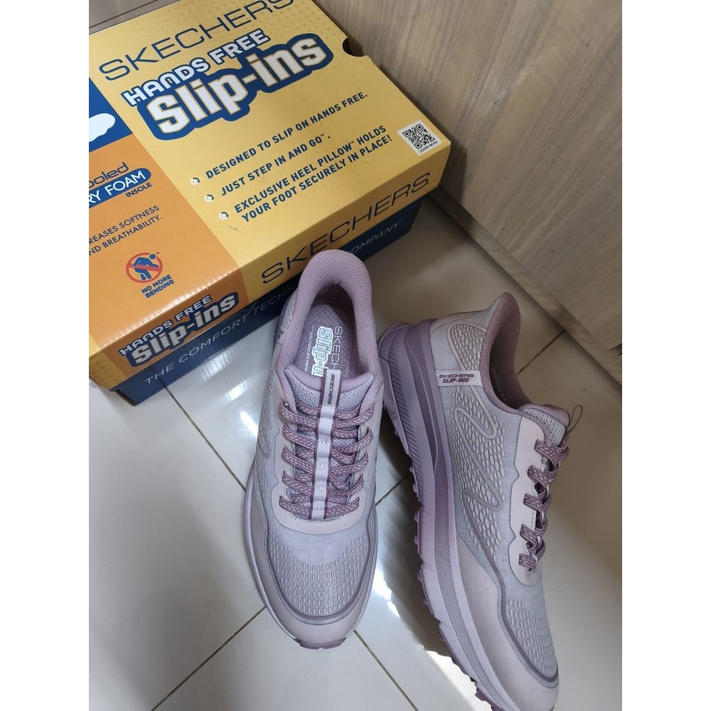 Preloved Skechers 39 Purple SLIP INS Switch Back Women Training Shoes Sepatu Olahraga Wanita Like Ne