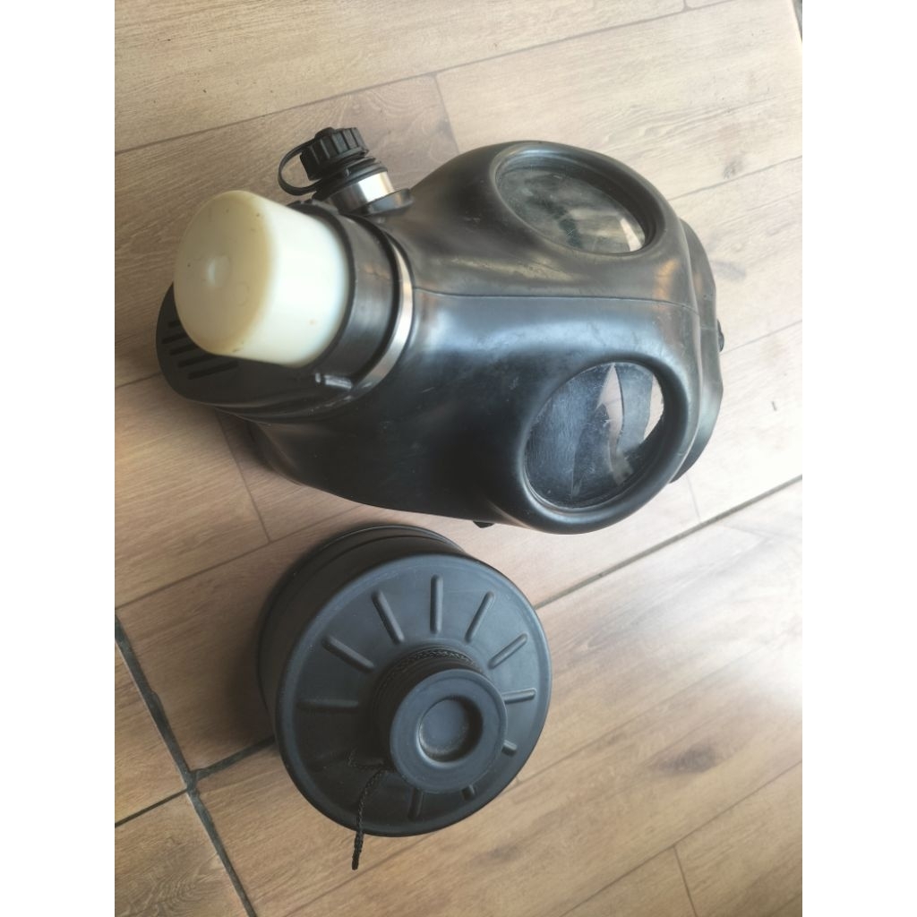 gas mask israeli lengkap dengan filter