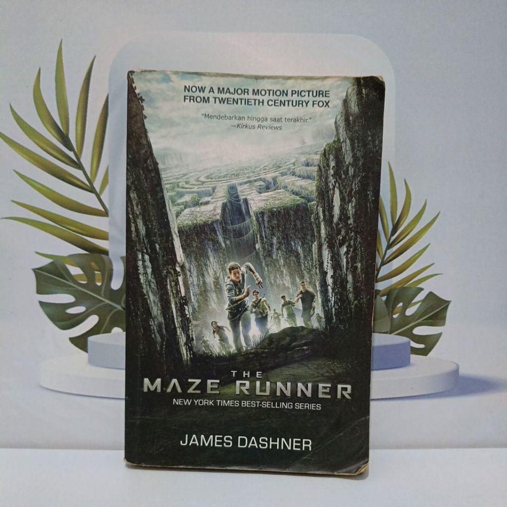 Novel Karya James Dashner Berjudul The Maze Runner Bahasa Indonesia Softcover Kondisi Bagus