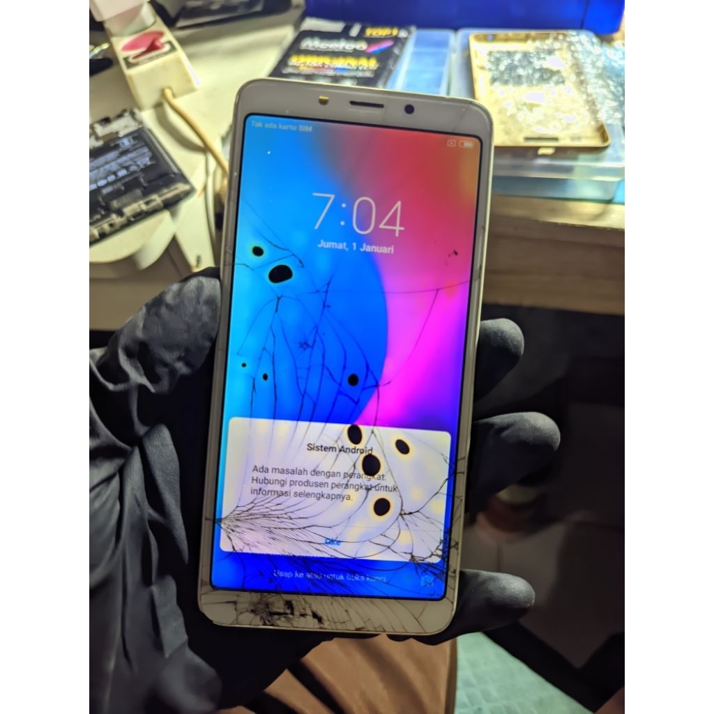 Lcd redmi 6a retak nompel ( Bahan Besetan )