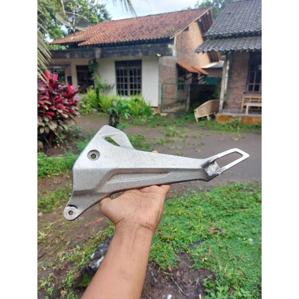 Postep Footstep Belakang Supra X 125 Lama Sebelah Kiri Original
