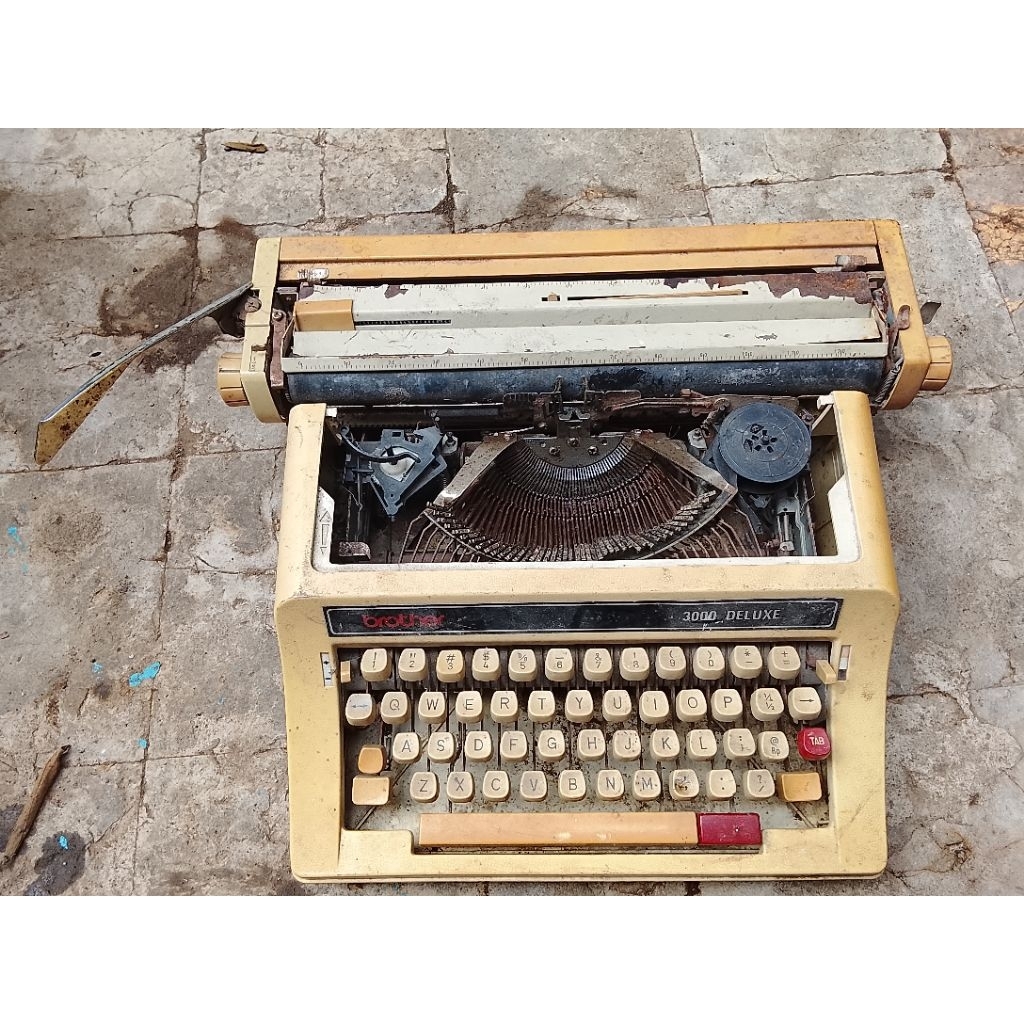 mesin tik jadul vintage kondisi macet