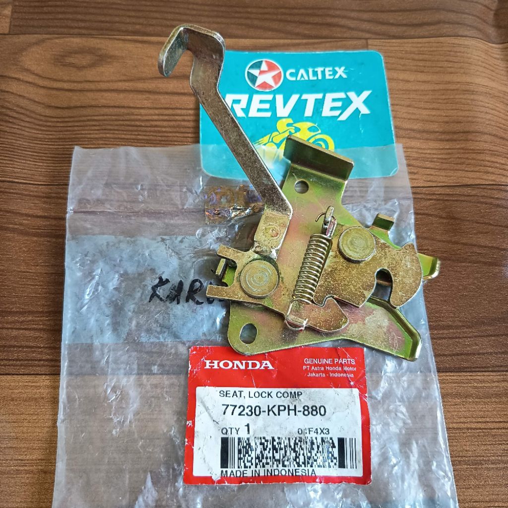 engsel lawan kunci jok dudukan kunci jok honda karisma kharisma original ahm 77230-KPH-880
