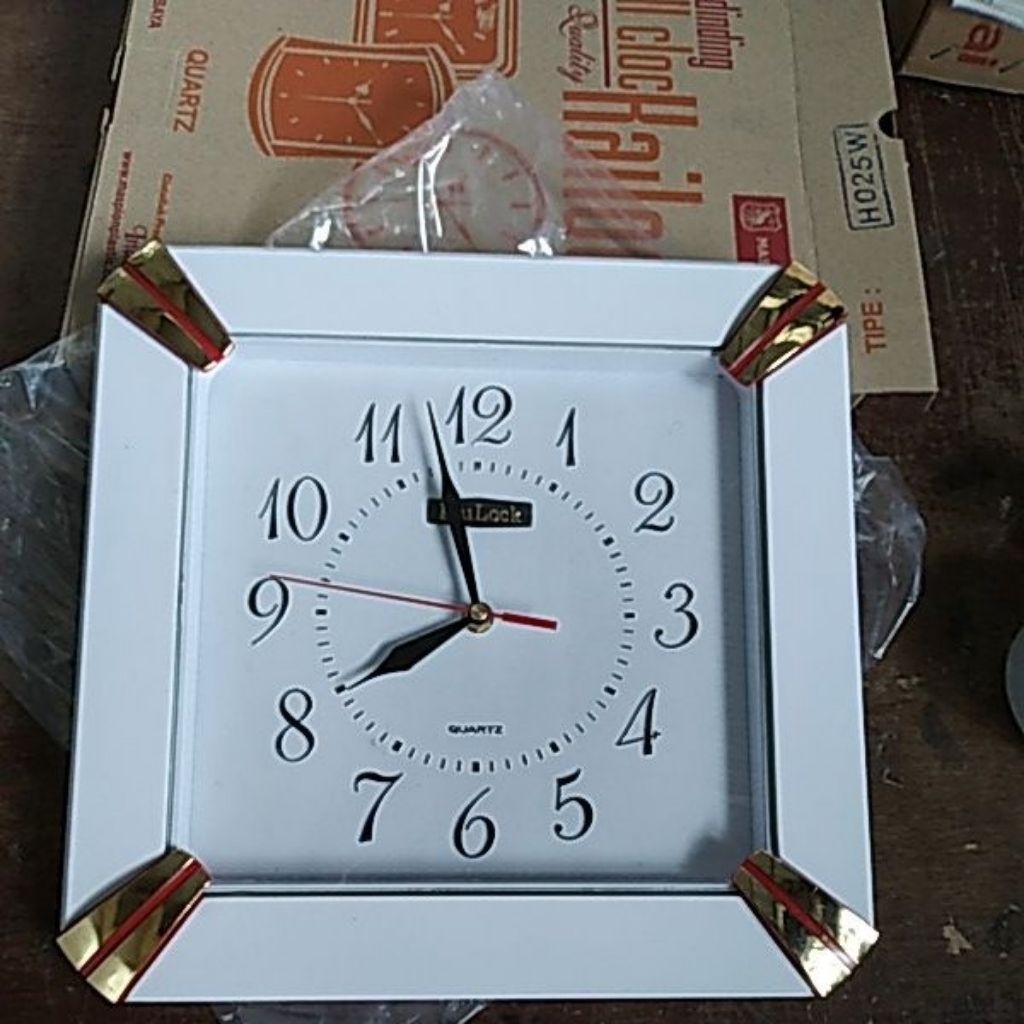 Maspion Jam Dinding Kailock