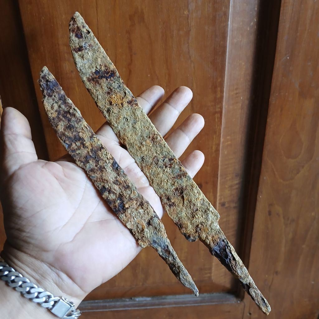 Koleksi Temuan Galian Tanah Sepasang Jenis Pusaka Wedhung Tindih KUNO KaBudhan