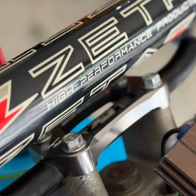 ZETA COMP STABILIZER W 85 Clamp stang KX 85 Yz 85 KLX 140 150