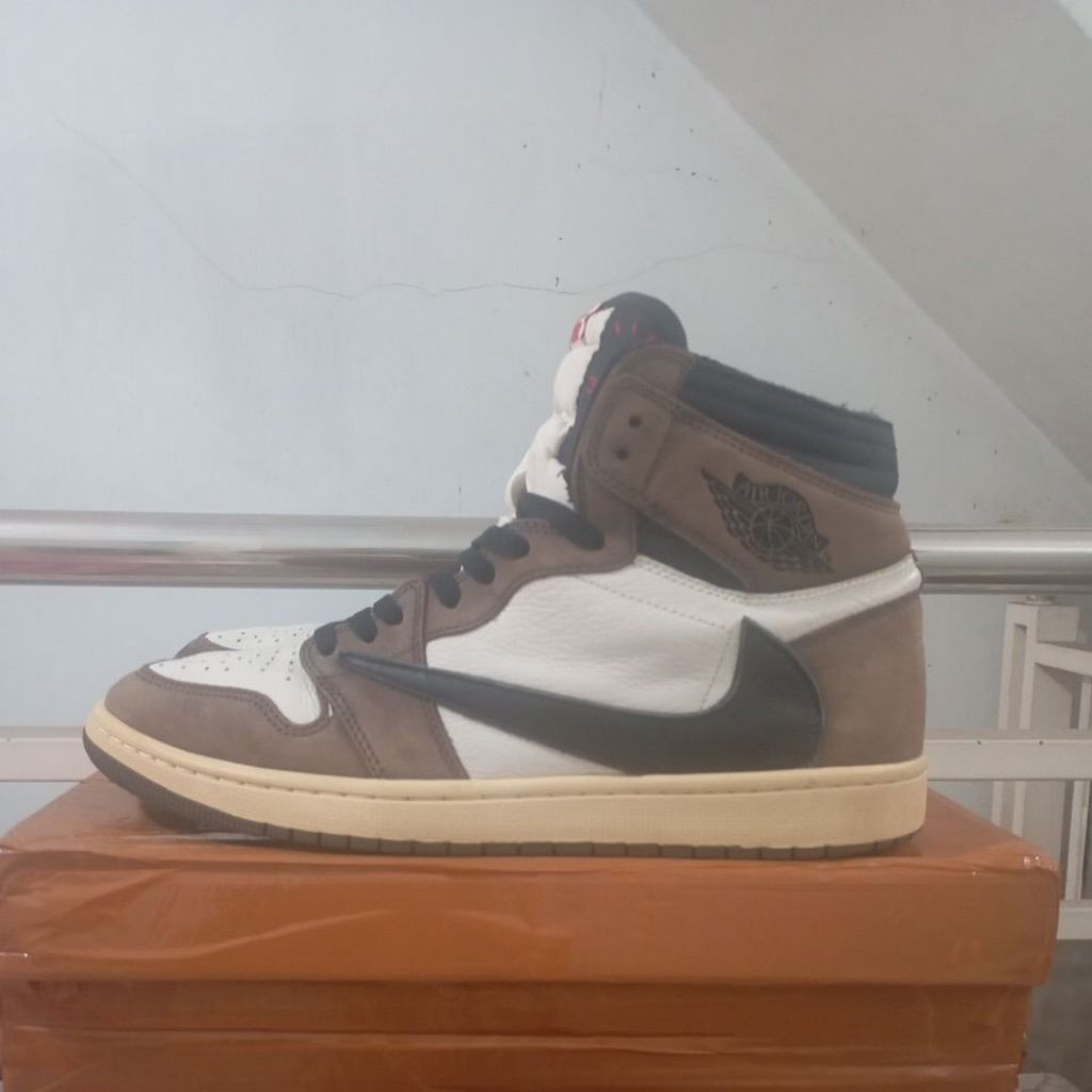 AJ 1 High OG Travis Scott Dark Mocha Size: 46 Insole: 30cm