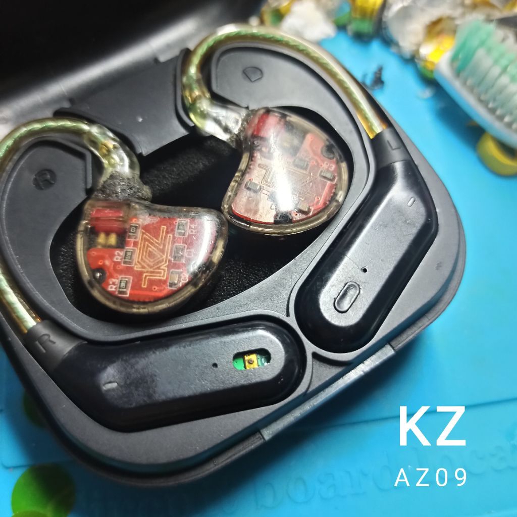 Ganti baterai TWS KZ AZ09