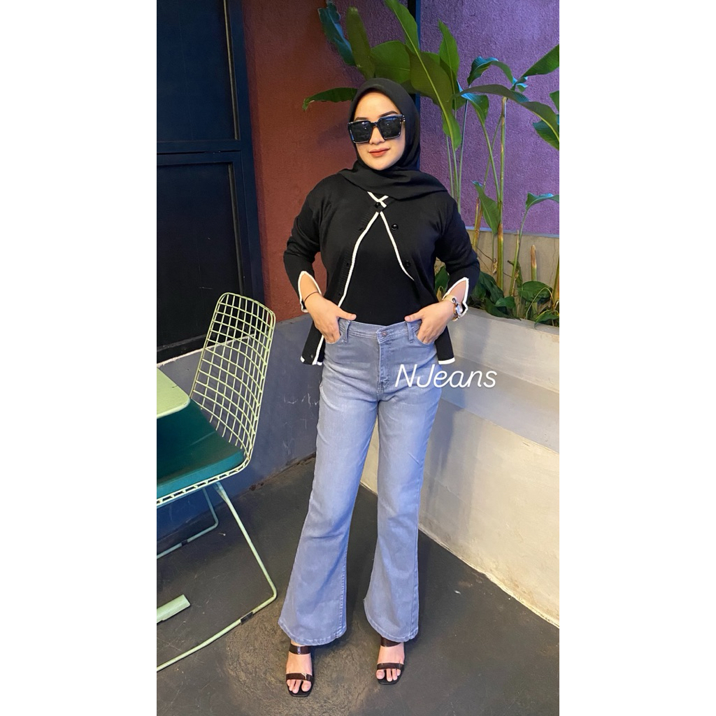 Highwaist JEANS Cutbray Wanita Streach - Jeans Snow Blue Cutbray - Celana Model Terbaru - JEANS Medi