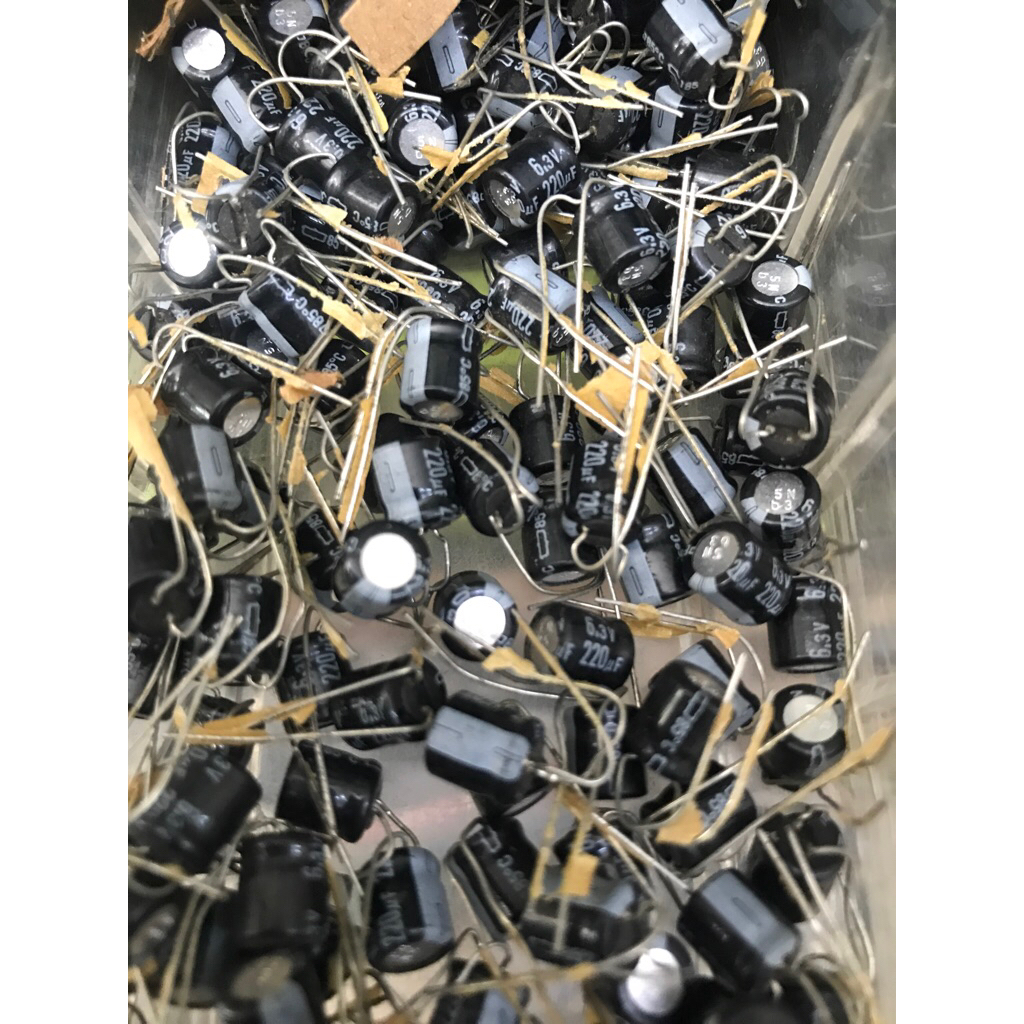 Elco kapasitor 220uf 6,3v 220mikro 6.3 volt