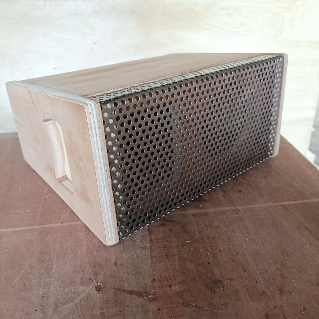 Box Speaker Midle Line Array 4 Inch  Single Tweeter plus Ram Grill Bahan Tebal 12mm