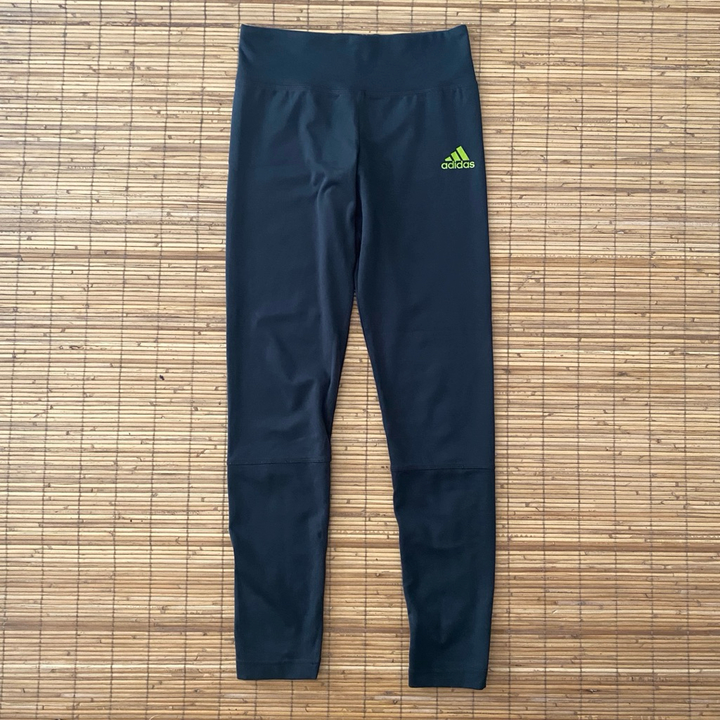 celana olahraga anak adds second