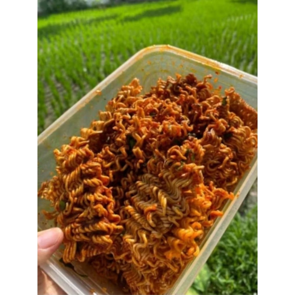 MIERING (MIE KERING) PEDAS DAUN JERUK