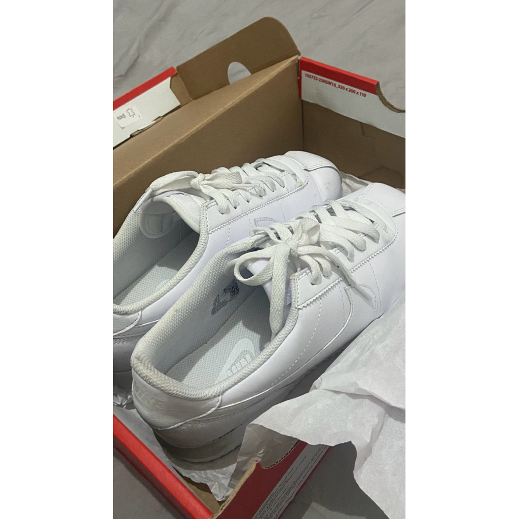 nike cortez full white (negotiable)