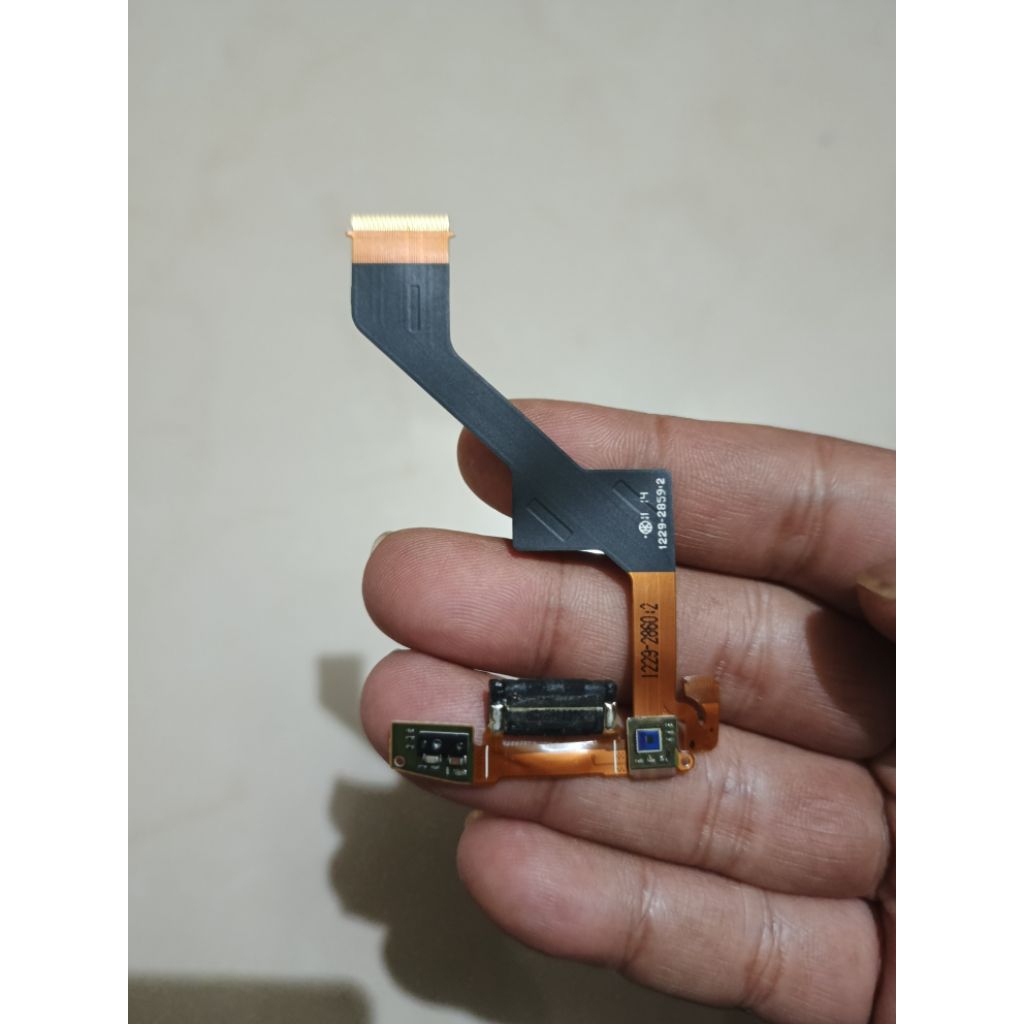 Sparepart Flexyble Fleksibel Flexible Speaker Camera Depan Sony Ericsson Xperia Play R800 i Spesial 