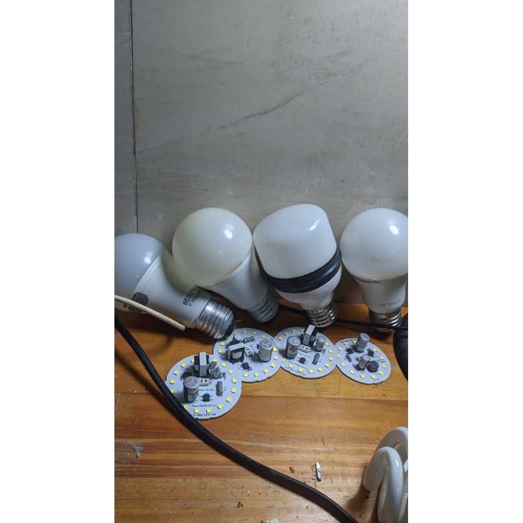Lampu LED 15w Rekondisi mesin baru casing bekas
