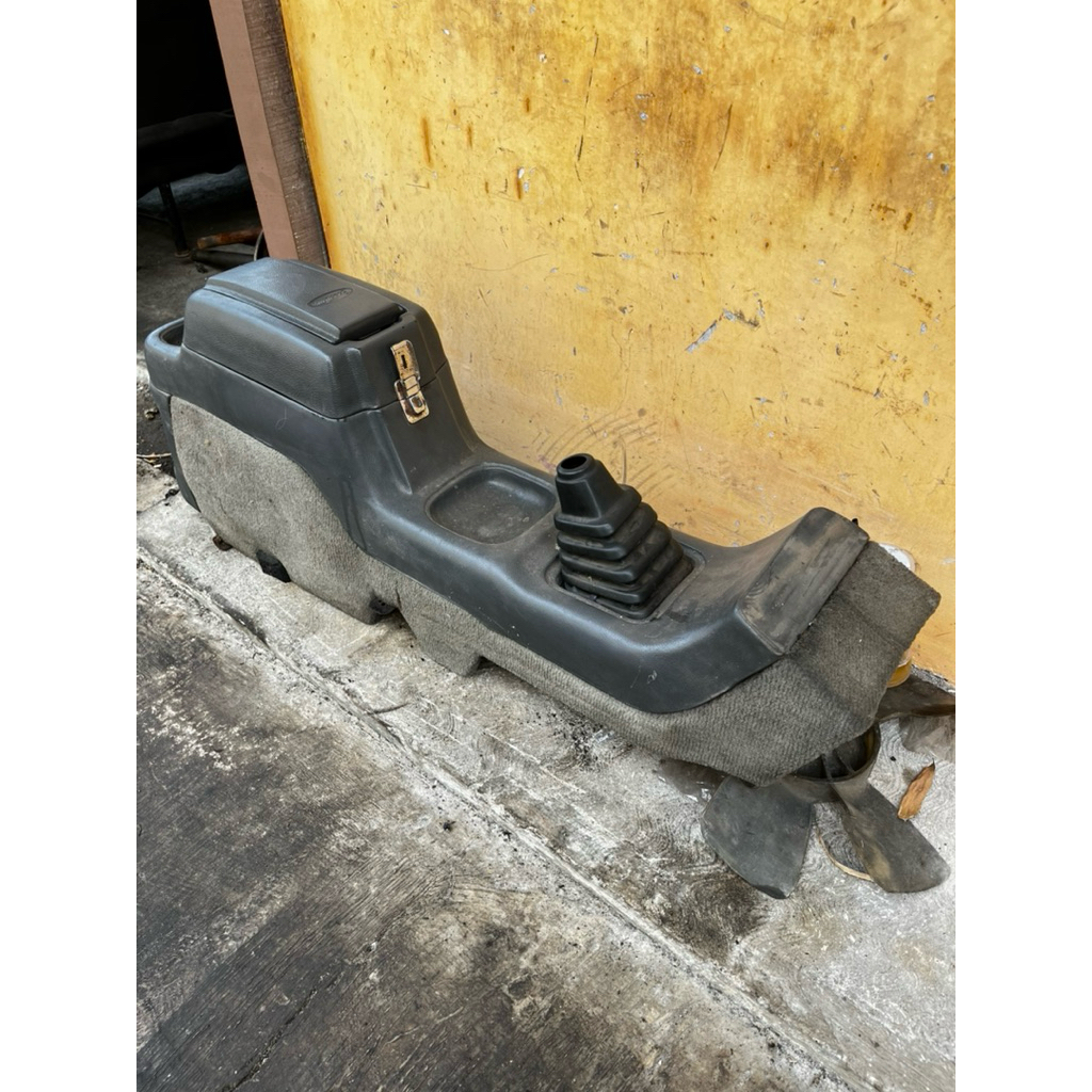 Console box Kijang Super Kijang Extra Kijang Jantan