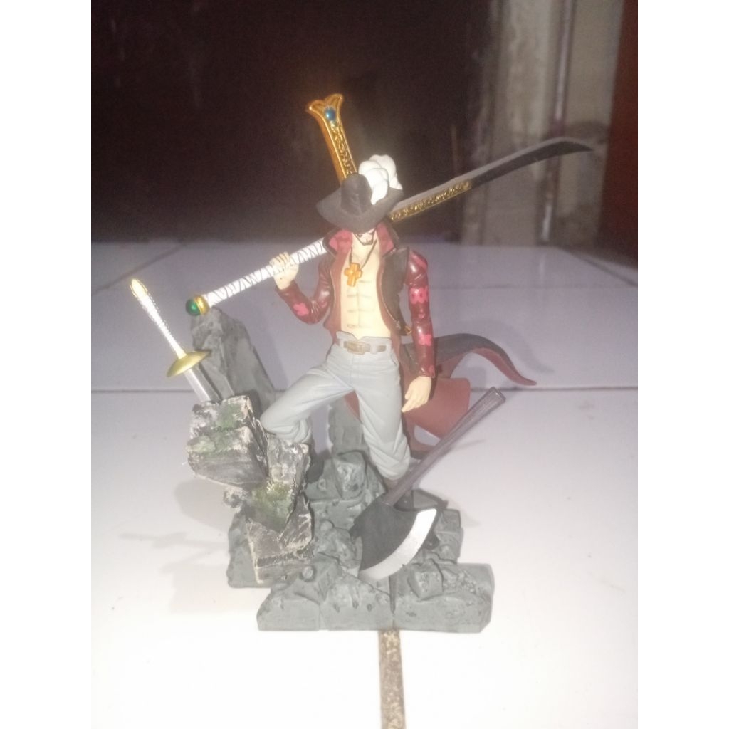 Mihawk Sc Scultures KWS One Piece BIB